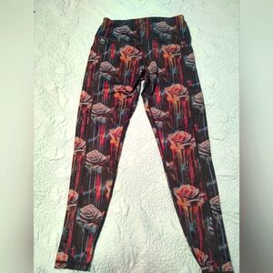 Size Medium Constantly Varied Gear Dripping Roses full length leggings